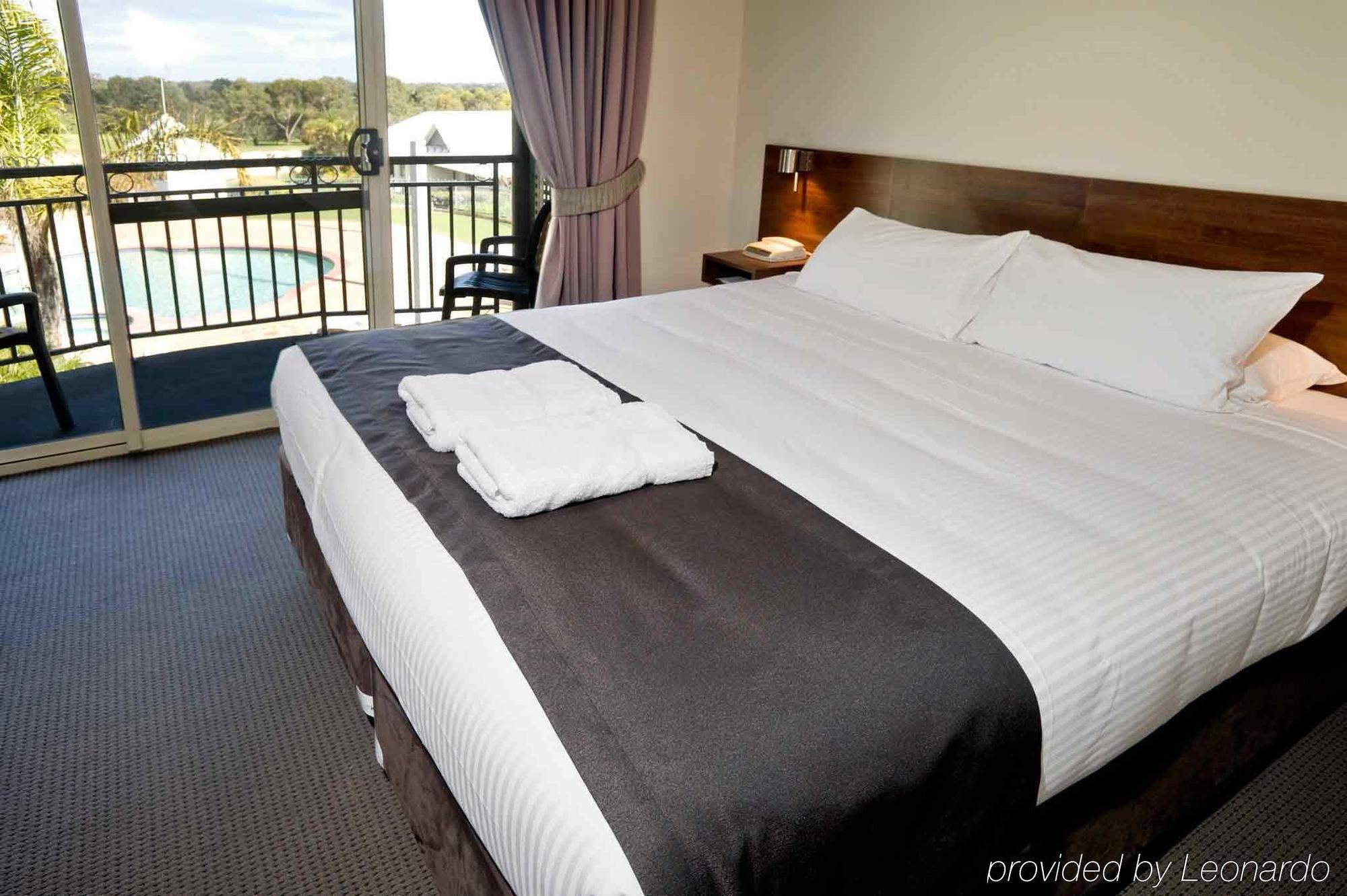 Mercure Bunbury Sanctuary Golf Resort Номер фото