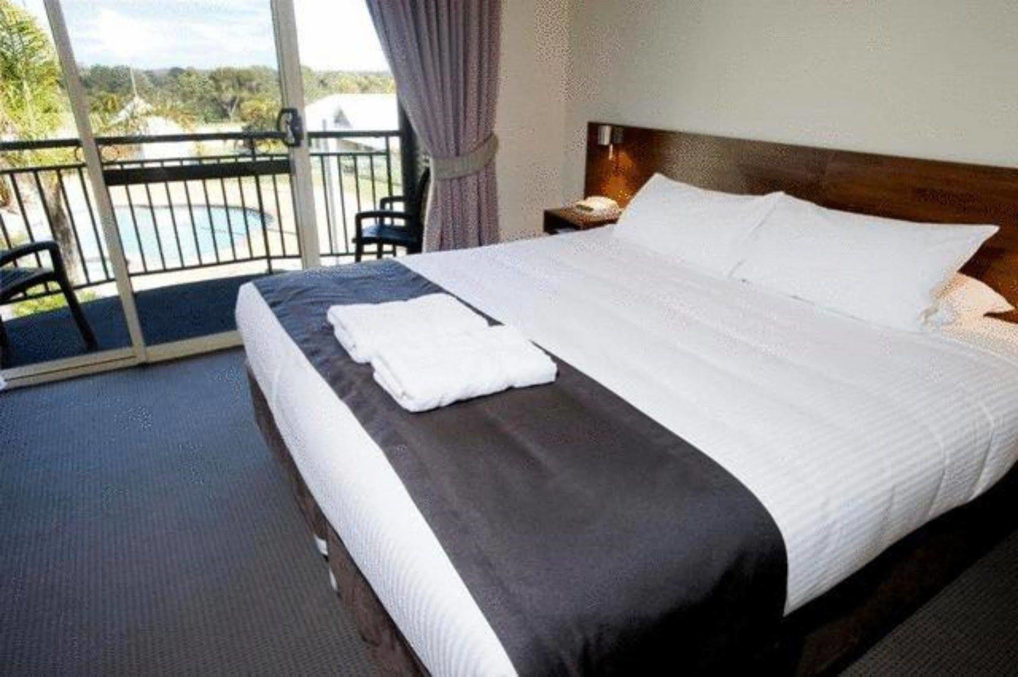 Mercure Bunbury Sanctuary Golf Resort Екстер'єр фото