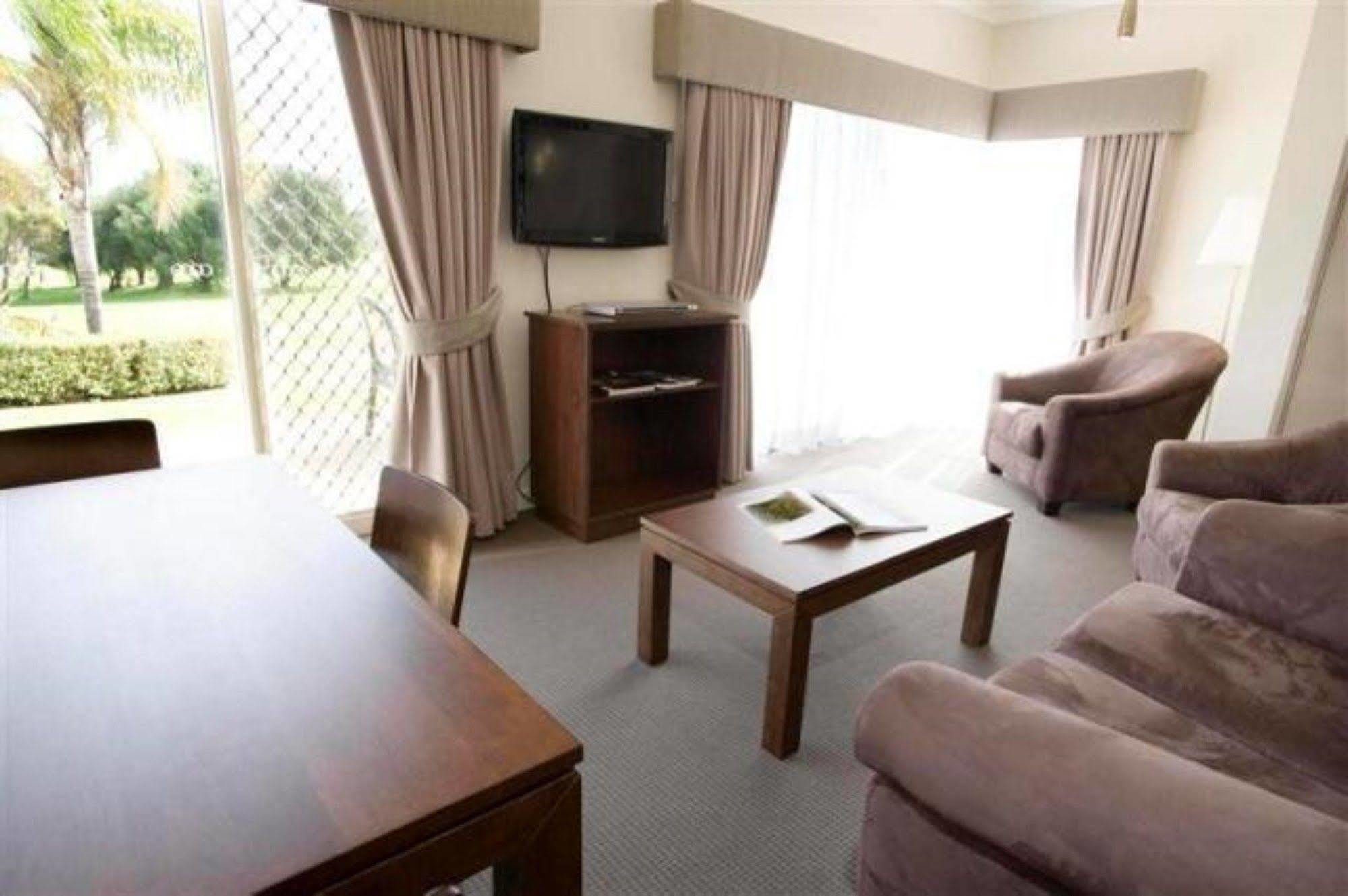 Mercure Bunbury Sanctuary Golf Resort Екстер'єр фото